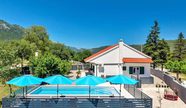 Pet friendly home in Rascane in Rascane