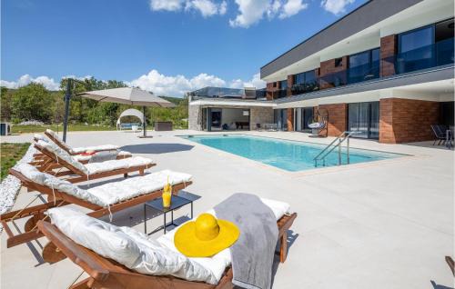 Pet Friendly Home In Radosic in Radošić