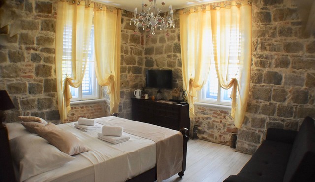 PIETRA ROSSA Luxury Rooms
