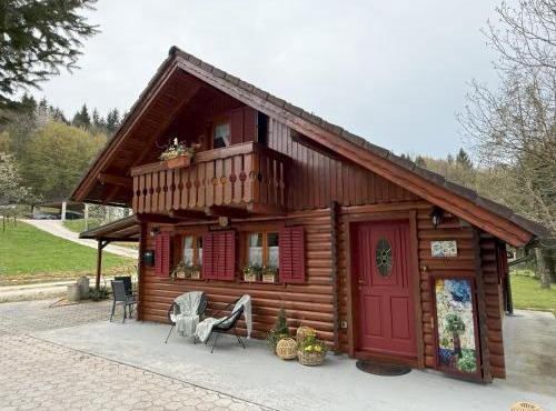 Počitniška hiša z dvema spalnicama Sauna & Jacuzzi in Bostanj