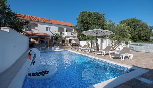 Pool House Ivana Private Pool & Garden, Pridraga, Croatia