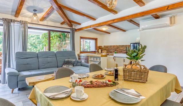 Pool Suite Pumpkin, Podplat, Slovenia in Podplat