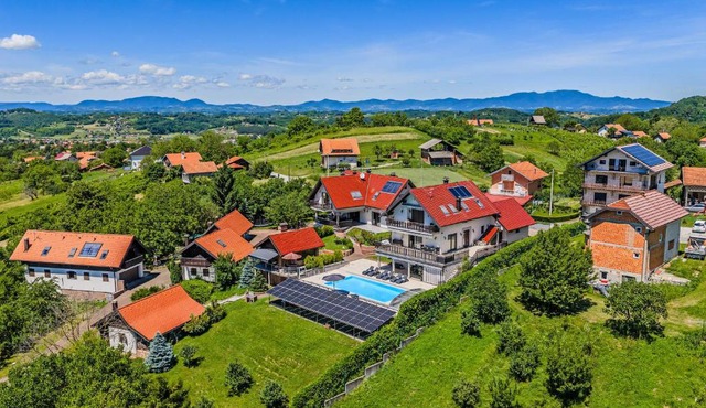 Pool Villa Aurelia/w Sauna & Jacuzzi near Zagreb
