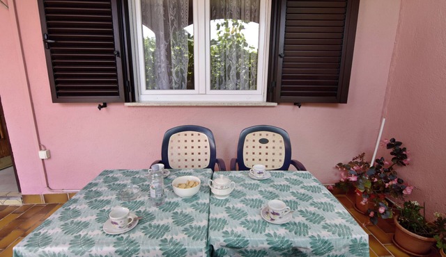 Practical family stay with outdoor area in Monterol