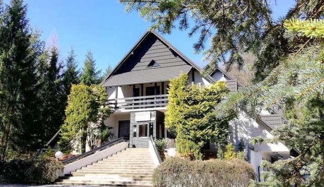 Prenočišča MRAZ* Classic Double Room, Private Bathroom, Balcony, Hills view in Velenje