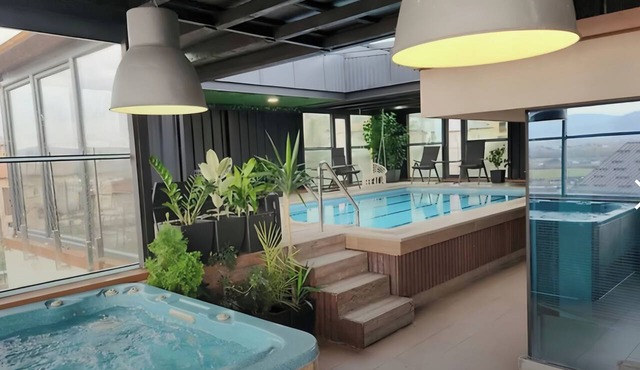 Private Luxury Villa near Sarajevo Airport, Indoor Pool, Jacuzzi & Free Parking in Sarajevo
