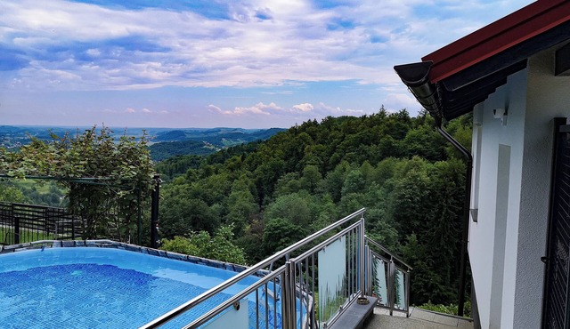 Private wellness for 2 with amazing view, sauna & hot tub in Upravna enota Maribor