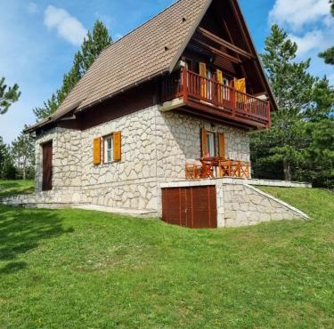 Red rock cottage in Blidinje