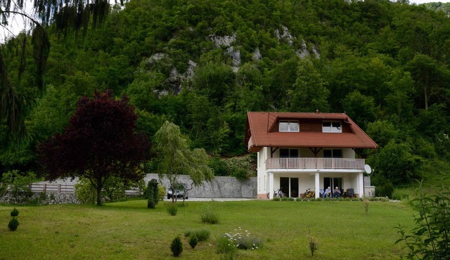 RELAX IN TRANQUILL SURROUNDINGS - GROUND FLOOR APARTMENT in Kobarid