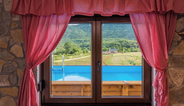 Relax in Velebit nature with jacuzzi and traditional charm in Gospić