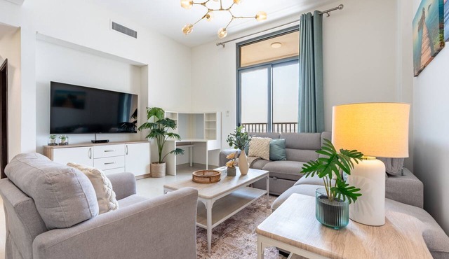 Relaxing 2BR Stay with Furnished Balcony, Only 20 Minutes from JBR Beach in Dubai