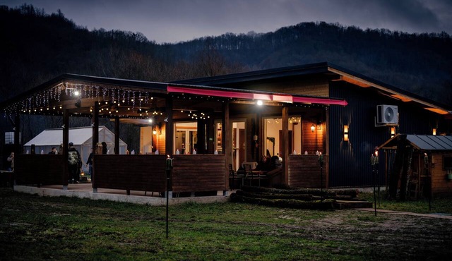 River side and near forest chalet in Brad/Ribita perfect for a relaxing getaway. in Brad