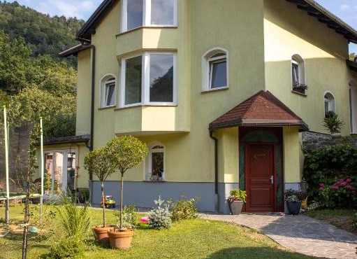 Riverside Villa Avo - Apartment Martin in Spodnja Idrija