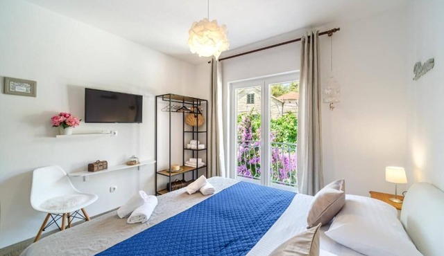 Rooms Ana in Milna