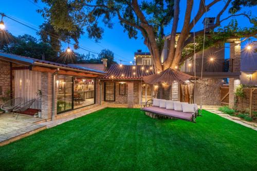 Rustic Cozy house Pupy
