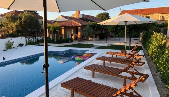 Rustical Villa Navita Augustinus with pool in Debeljak