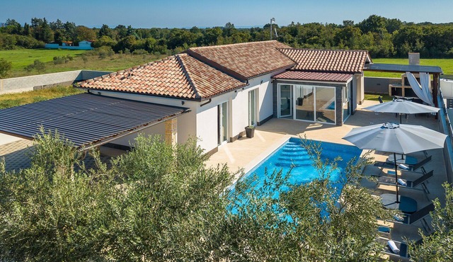 Schöne Villa „Miracle“ mit privatem Pool