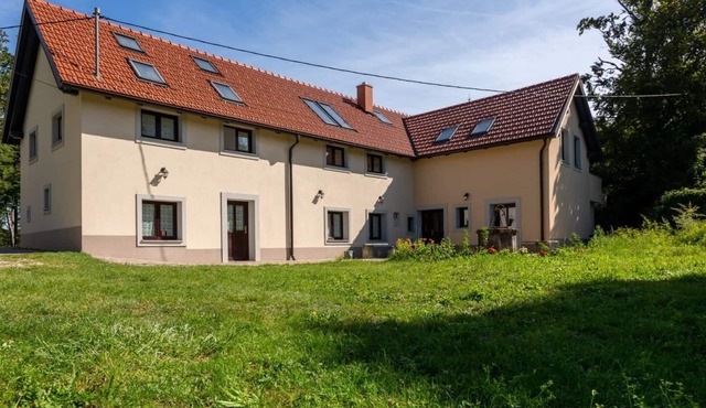 Schönes Apartment in Gozd mit Garten, tollem Ausblick by Interhome in Col