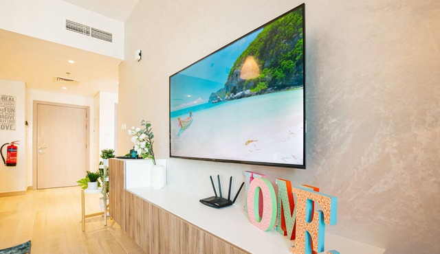 Sea World location! spacious apartment, fully furnished, sleeps 4 in Abu Dhabi