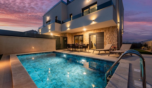 Seaview Villa Sal with pool, jacuzzi and sauna