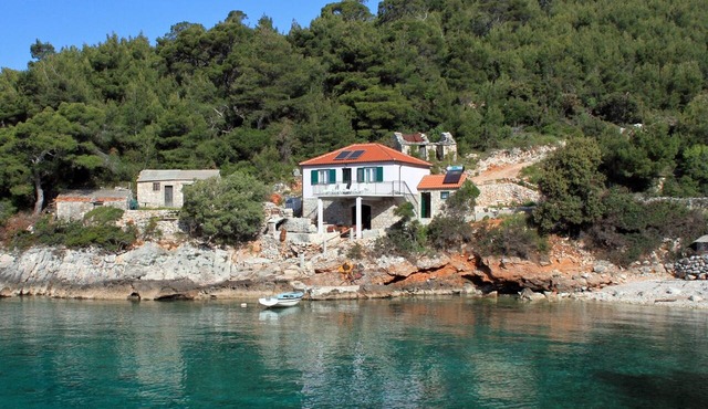 Secluded fisherman's cottage Cove Prisnjak, Hvar (K-8763) in Zastražišce