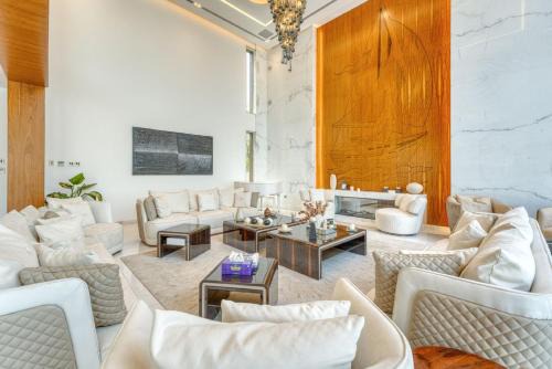 Signature Palm Villa Frond G 6BDR Private Pool in Dubai