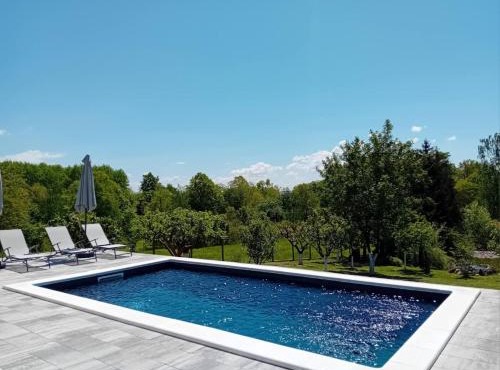 Spa & Heated Pool Holiday House - Šumska vila in Nova Kapela