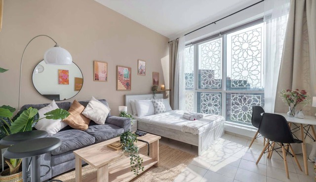 StayShort - Modern & Inviting Studio in Discovery Gardens in Discovery Gardens