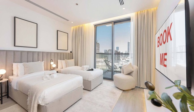 StayShort - Sleek Studio Sleeps 2 in The Ivy Tower, JVT in Dubai