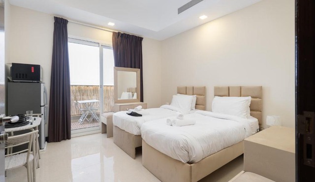 StayShort - Spacious 11-Bedroom Villa Stay at Casa Royale JVC in Dubai