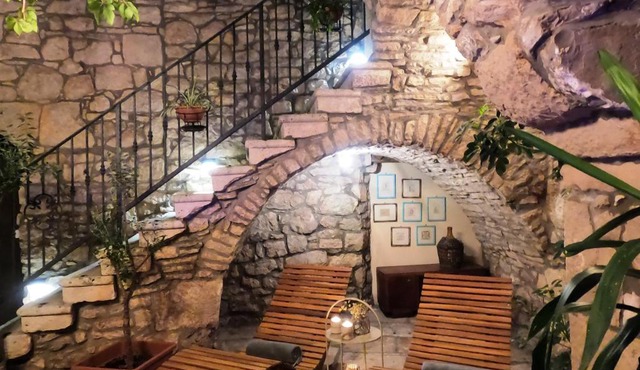 Stone House Hedonia in Blato