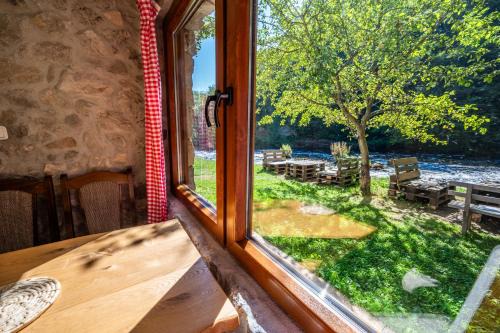 Stone room-Kamena soba in Šipovo