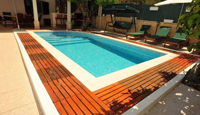 Studio flat with a swimming pool Sutivan, Brač (AS-16846-b)