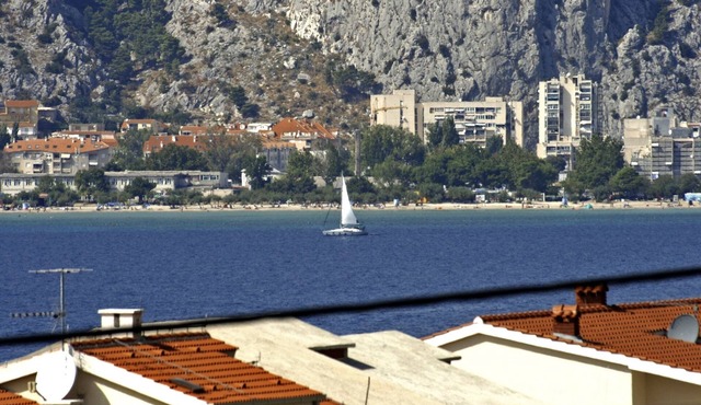 Studio flat with balcony and sea view Nemira, Omiš (AS-4652-c) in Omiš
