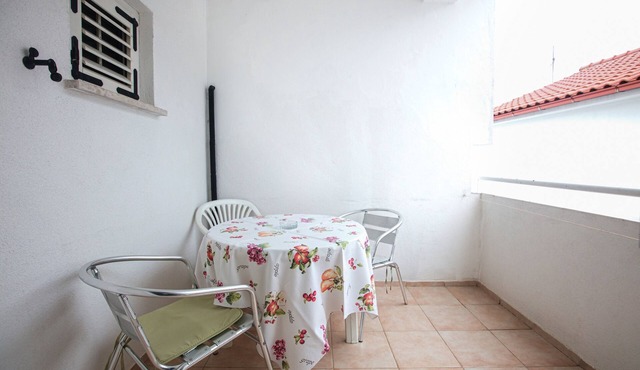Studio flat with terrace Pirovac, Šibenik (AS-15320-c)