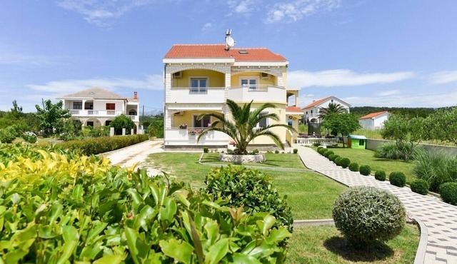 Studio flat with terrace and sea view Ljubač, Zadar (AS-6244-a)