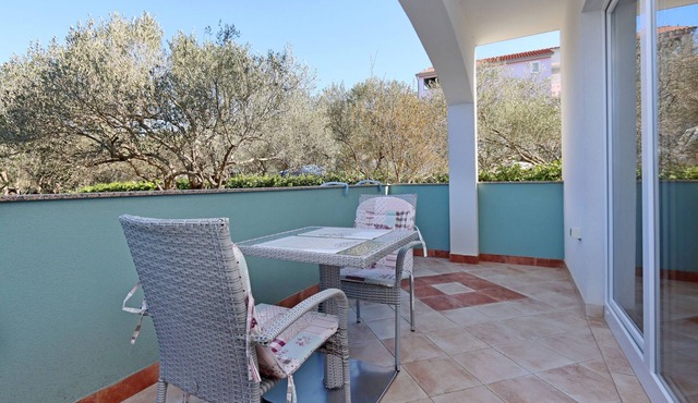 Studio flat with terrace Mundanije, Rab (AS-21543-a)