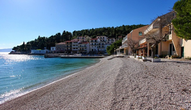 Stunning apartment in Drvenik with house sea view