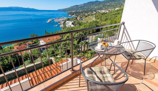Stunning apartment in Opatija with WiFi