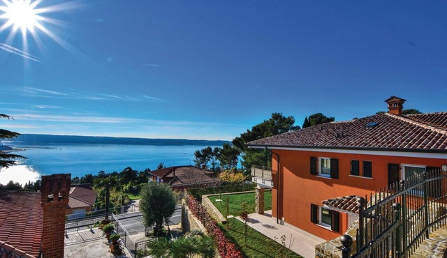 Stunning apartment in Portoroz with WiFi in Portoroz