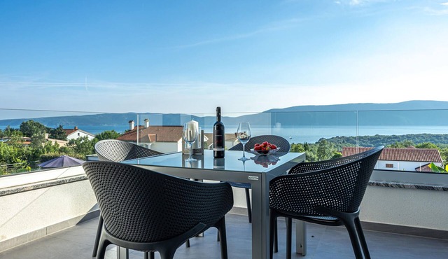 Stunning home in Pinezici with private swimming pool, can be inside or outside