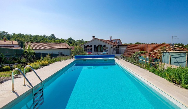 Stunning home in Ruzici