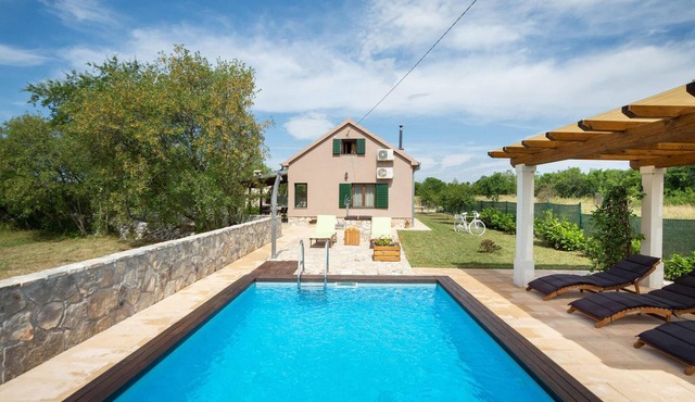 Stunning home in Trilj in Trilj