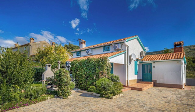 Stunning private villa for 4 guests with WIFI, A/C, TV and terrace