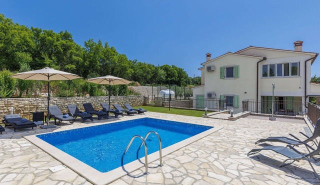 Stunning private villa for 8 guests with A/C, private pool, WIFI, TV and terrace