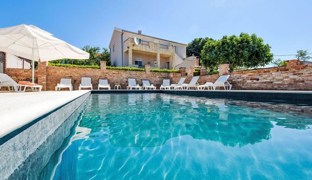 Stunning private villa for 6 people with A/C, private pool, WIFI, TV and terrace