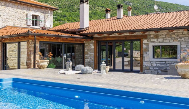 Stunning private villa with A/C, private pool, WIFI, TV, terrace, pets allowed and panoramic view