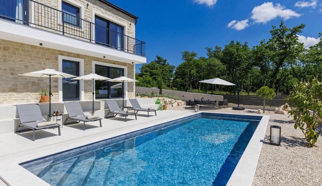 Stunning private villa with A/C, private pool, internet, TV, terrace and panoramic view