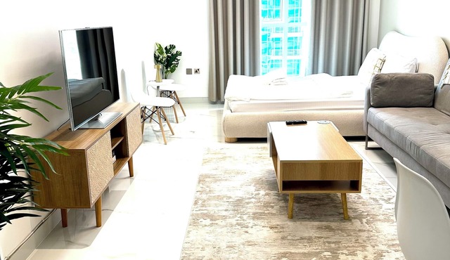 Stunning Upgraded Studio with Sea View in JLT in Dubai