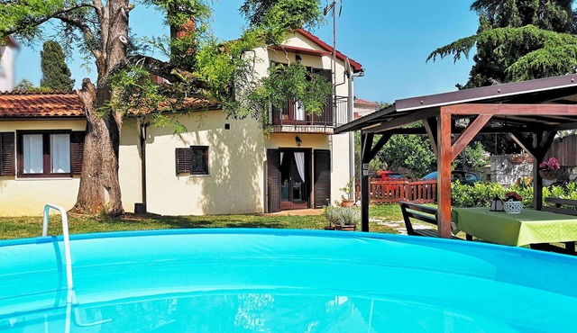 Stunning villa for 6 people with WIFI, private pool, A/C, TV, terrace and pets allowed